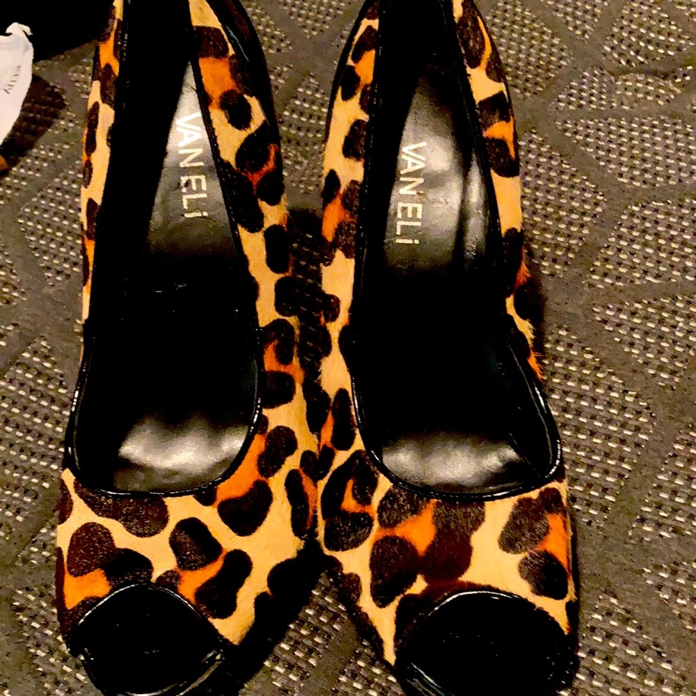 Leopard print heels great condition never worn